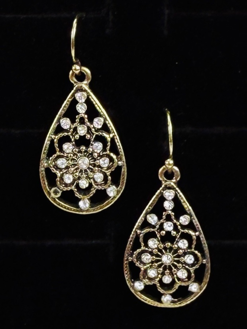 Vintage aged goldtone, brasstone bling filigree teardrop pierced earrings